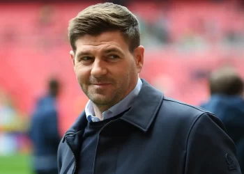 Wow! Bayaran Gerrard Lewati Ten Hag dan Ancelotti