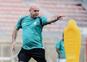 Move On dari Luis Milla, Inilah Pelatih Persib yang Baru