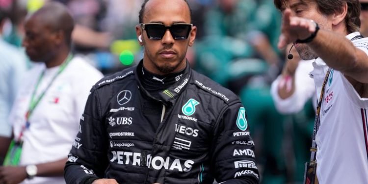 Kontrak Segera Berakhir, Lewis Hamilton Mantap Ingin Bertahan di Mercedes