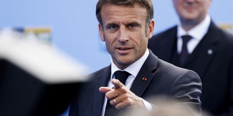 Demi Stabilitas, Macron Pertahankan Elisabeth Borne Sebagai PM Perancis