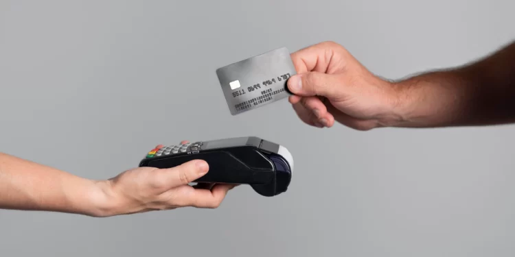 Mungkinkah QRIS Gantikan Kartu ATM?