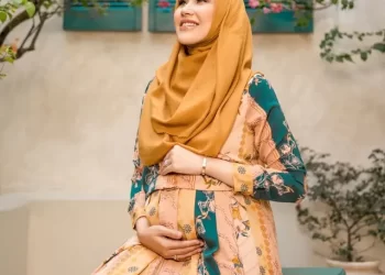 Dulu Dikenal Hot, Selebritis Ini Mantap Berhijrah