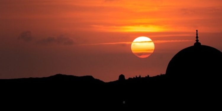 Shalat Dhuha Pada Waktu Ini Berpahala Senilai Ibadah Haji dan Umroh