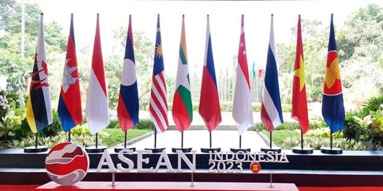 Bendera KTT Asean