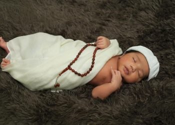 Bacaan Doa Aqiqah Saat Mencukur Bayi
