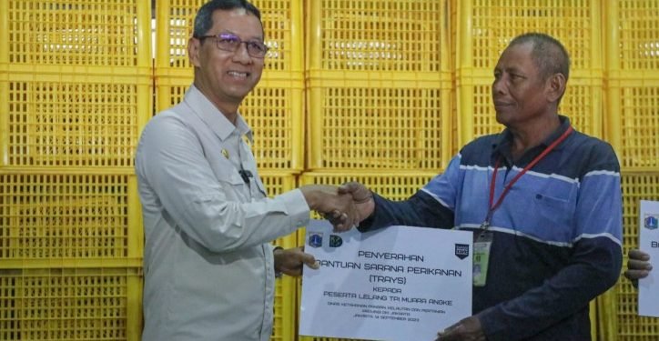 Perkuat Ekonomi Masyarakat, Pemprov DKI Beri Bantuan Fasilitas UMKM