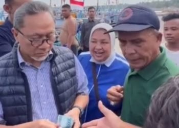 Ketum PAN Bagi-bagi Uang