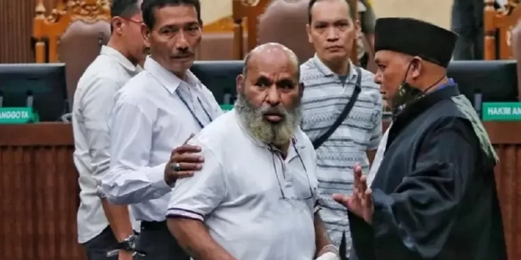 Lukas Enembe dicecar hakim lalu ngamuk di sidang