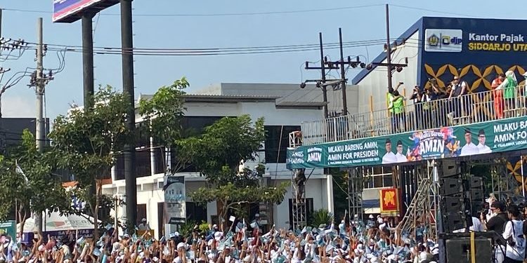 “1,2 Juta Orang “ Ramaikan Jalan Sehat Anies-Cak Imin di Sidoarjo