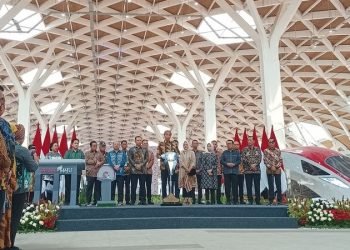 Jokowi Resmikan Kereta Cepat Jakarta-Bandung