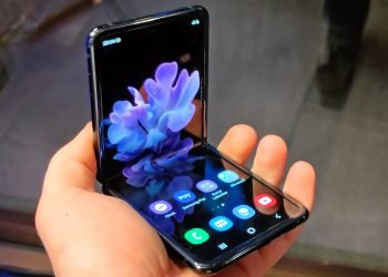 beberapa ponsel lipat yang dapat menjadi referensi