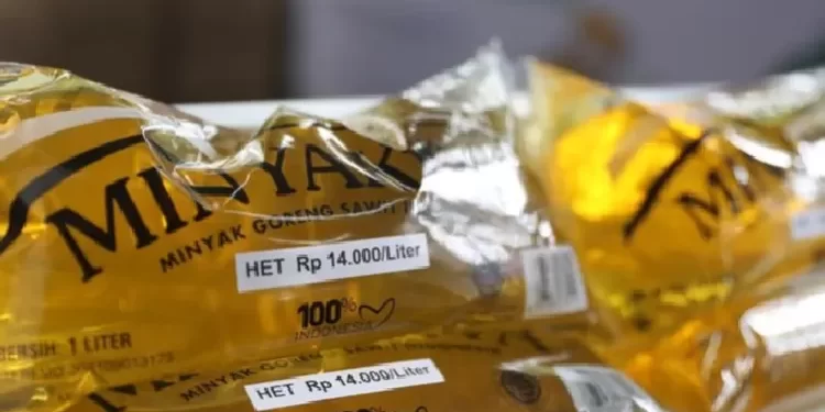 Pemerintah akan menyesuaikan harga eceran tertinggi (HET) untuk minyak goreng MinyaKita menjadi Rp15.000 per liter