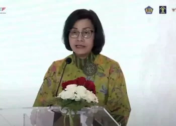 Indonesia terjebak pada sektor jasa yang mendominasi perekonomian, padahal sektor jasa atau informal memiliki nilai tambah rendah.