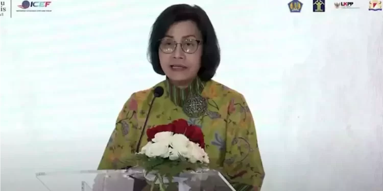 Indonesia terjebak pada sektor jasa yang mendominasi perekonomian, padahal sektor jasa atau informal memiliki nilai tambah rendah.