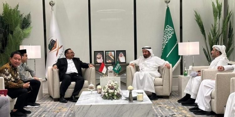 Bertemu di Jeddah, Menag Yaqut dan Menhaj Taufiq Bahas Persiapan Haji 1445 H