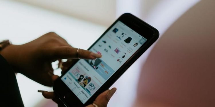 Aplikasi e-commerce Shopee, dicatat digunakan sebanyak 50 persen oleh UMKM