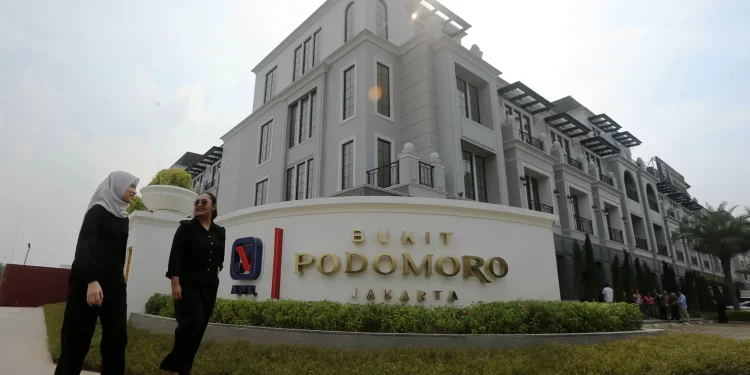 PT Agung Podomoro Land Tbk (APLN) sebagai Emiten Properti dicatat akan terus berfokus melanjutkan pengembangan proyek-proyek eksisting. Beberapa proyek eksisting yang akan dikembangkan di 2024 antara lain Kota Podomoro Tenjo, Podomoro Golf View Cimanggis, Podomoro Park Bandung, Bukit Podomoro Jakarta, Podomoro City Deli Medan, Parkland Podomoro Karawang, dan Borneo Bay City Balikpapan.