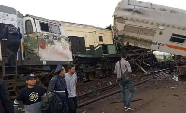 Ngeri, 2 Kereta Kecelakaan di Cicalengka Bandung