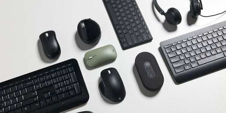 Menurut CEO Inward Brands Charlie Tebele selaku perusahaan induk Incase (8/1/2024), produknya tetap sama, namun namanya bukan lagi 'Microsoft’ tapi dinamai 'Incase, designed by Microsoft'. Microsoft sendiri dicatat alan fokus pada brand Surface yang lebih premium