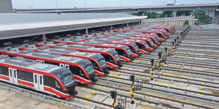 Selama bulan Februari LRT Jabodebek akan tetap melayani pengguna hingga pukul 23.03 WIB