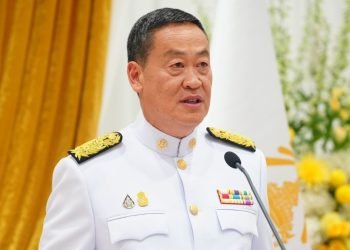 Perekonomian Thailand tengah berada dalam krisis.