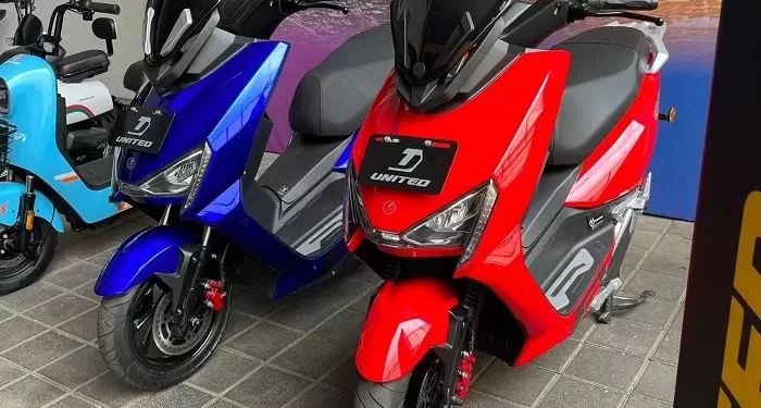 Setelah dipotong subsidi, harga tipe United E-Motor MX1200 menjadi Rp 8,8 juta, T1800 Rp 23,5 juta, TX1800 jadi Rp 26,9 juta dan tipe tertinggi TX3000 tinggal Rp 42,9 juta. Harga tersebut merupakan harga on the road (OTR) Jakarta