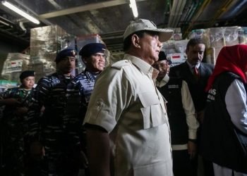 Prabowo Lepas KRI Radjiman Kirim Bantuan untuk Warga Palestina