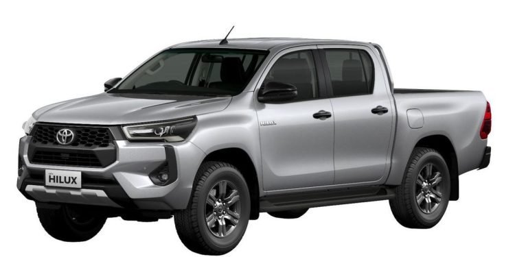 Toyota memasarkan Hilux facelift tipe E dengan transmisi manual seharga Rp 442,2 juta. Untuk tipe G manual dengan harga Rp 475,6 juta. Dan untuk tipe V dengan transmisi matik sebesar Rp 526,55 juta on the road (OTR) Jakarta