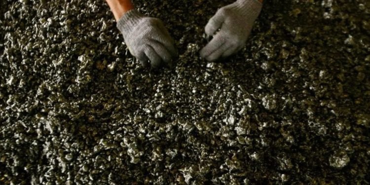 Harga Nikel Dunia Anjlok, Suramnya Hilirisasi Nikel Indonesia