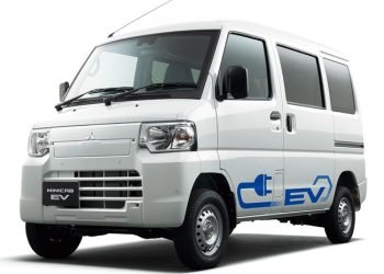 Khusus untuk periode Februari sampai April 2024, Mitsubishi L100EV dipasarkan dengan harga mulai Rp 320 jutaan on the road Jakarta