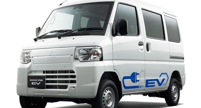 Khusus untuk periode Februari sampai April 2024, Mitsubishi L100EV dipasarkan dengan harga mulai Rp 320 jutaan on the road Jakarta