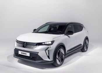 MPV Renault Scenic Terpilih Jadi Car of the Year 2024