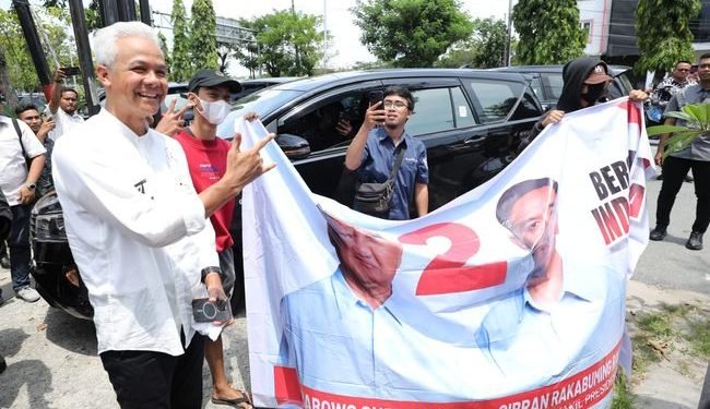 Salut! Ganjar Ajak Makan Pendukung Prabowo