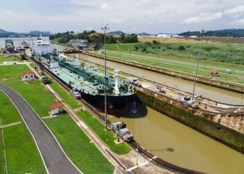 Permukaan Air Surut, Lalu Lintas Kapal di Terusan Panama Terganggu
