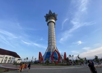 Wisata Menara Pandang Teratai Kota Purwokerto