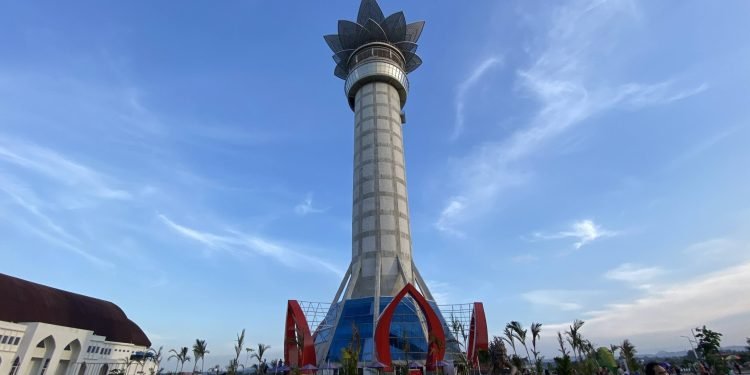 Wisata Menara Pandang Teratai Kota Purwokerto