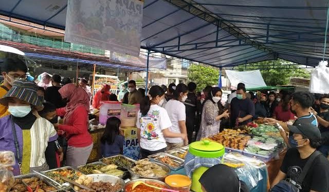 Benhil Destinasi Favorit Berburu Takjil di Jakarta