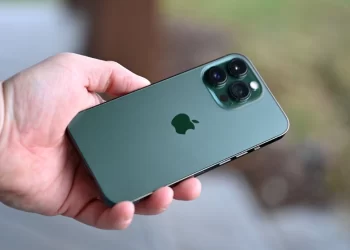 Seri terbaru iPhone SE yaitu iPhone SE 4 diprediksi akan dirilis Apple pada 2025