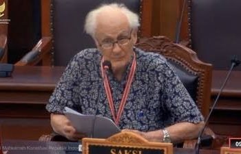 Hadir sebagai Ahli di MK, Romo Magnis: Presiden Gunakan Kekuasaan untuk Keluarga, Memalukan!