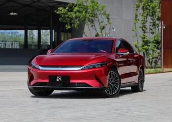 Berdasar Pasal 301 tersebut, tarif kendaraan listrik menjadi akan meningkat dari 25 persen menjadi 100 persen pada 2024.