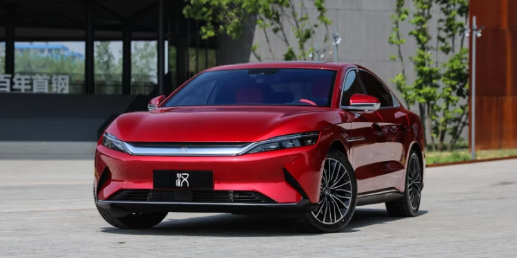 Berdasar Pasal 301 tersebut, tarif kendaraan listrik menjadi akan meningkat dari 25 persen menjadi 100 persen pada 2024.