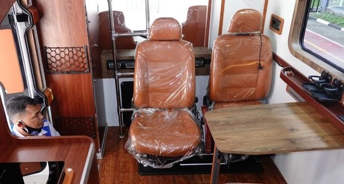 Isuzu siap memfasilitasi konsumen yang hendak memodifikasi kendaraan mereka menjadi kendaraan nyaman di ajak camping atau campervan. Isuzu bahkan telah memiliki divisi khusus untuk hal tersebut.