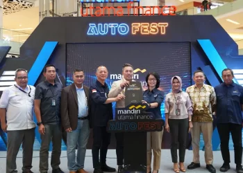 selain memberikan banyak pilihan dari berbagai merk kendaraan mobil dan motor baru, MUF Auto Fest 2024 juga menghadirkan unit mobil dan motor bekas dengan penawaran skema pembiayaan konvensional dan syariah.