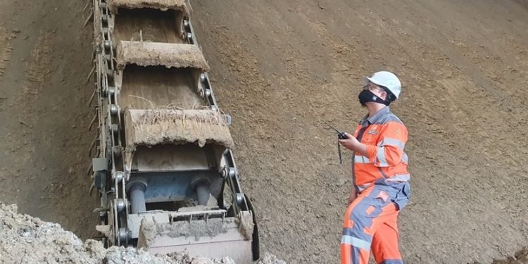 Pada kuartal I 2024, SMBR meraih pendapatan bersih Rp 406,5 miliar melalui sinergi pengelolaan pasar dan harga.