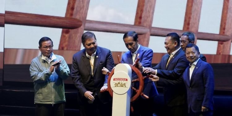 Indonesia pada saat ini masih berada di jalan yang tepat atau on-track untuk dapat mencapai Visi Indonesia Emas 2045