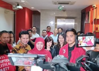 Gibran-Kaesang Kompak Dukung Khofifah di Pilgub Jatim