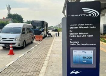 DAMRI menghadirkan layanan yang menghubungkan rute Stasiun KCIC Halim menuju Bandara Soekarno-Hatta dan Stasiun KCIC Tegalluar menuju Stasiun Bandung.