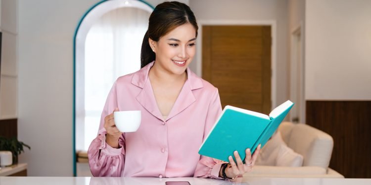 Ilustrasi Membaca Polis Asuransi