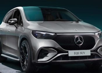Mercedes-Benz Indonesia resmi meluncurkan mobil listrik EQE SUV. EQE SUV adalah SUV listrik kelas atas yang memiliki kapasitas baterai 90kWh, mampu menghasilkan tenaga 292 hp dengan torsi 765 Nm.