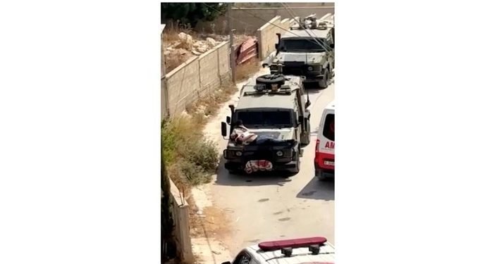 Kejam! Tentara Israel Ikat Pria Palestina yang Terluka di Kap Mobil